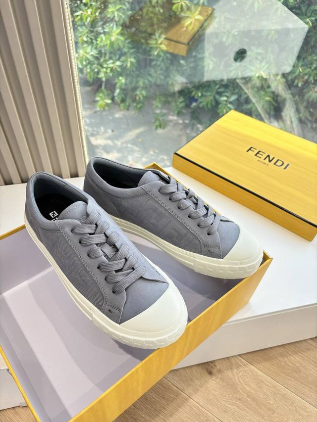 新色系G036Fendi芬迪2025新款板鞋休闲运动鞋布鞋 经典Ff老花面 超好看百搭 L内里采用透气布里 轻便 舒适百搭 原版Tpu大底 码数：35-40 4
