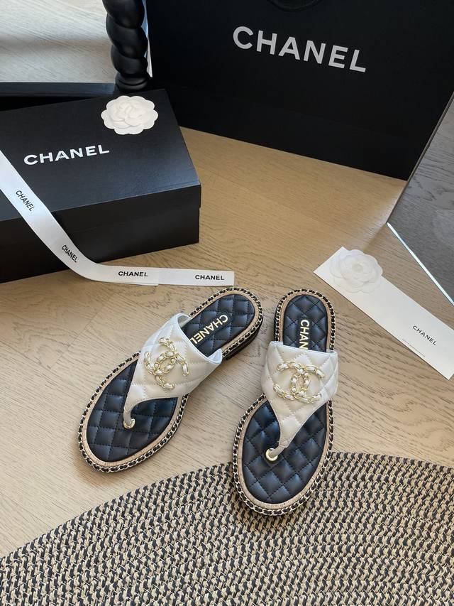 Chanel 24S春夏新款沙滩凉鞋系列 夏日度假风沙滩拖鞋系列来啦~ 跟高1.5Cm 4.5Cm 码数:35-41 40 41定制不退换 顶级版本