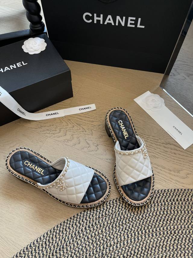 Chanel 24S春夏新款沙滩凉鞋系列 夏日度假风沙滩拖鞋系列来啦~ 跟高1.5Cm 4.5Cm 码数:35-41 40 41定制不退换 顶级版本
