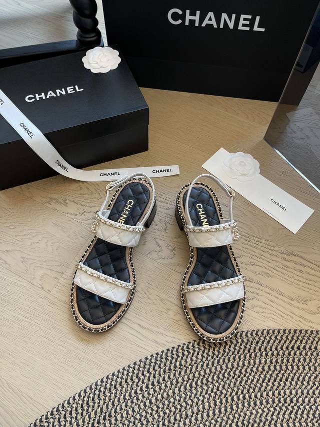 Chanel 24S春夏新款沙滩凉鞋系列 夏日度假风沙滩拖鞋系列来啦~ 跟高1.5Cm 4.5Cm 码数:35-41 40 41定制不退换 顶级版本