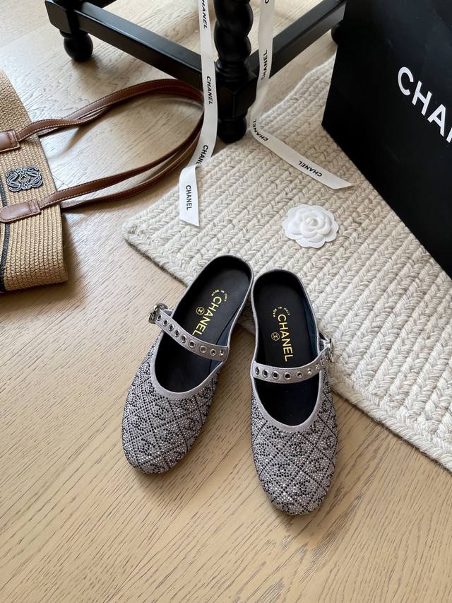 Chanel 25P玛丽珍钻单鞋系列！ 顶级版本！抢先发售 鞋面原版定制钻面 手工钻重工系列 垫脚羊皮 真皮大底 原版五金扣 码数：34-41 34 40 41