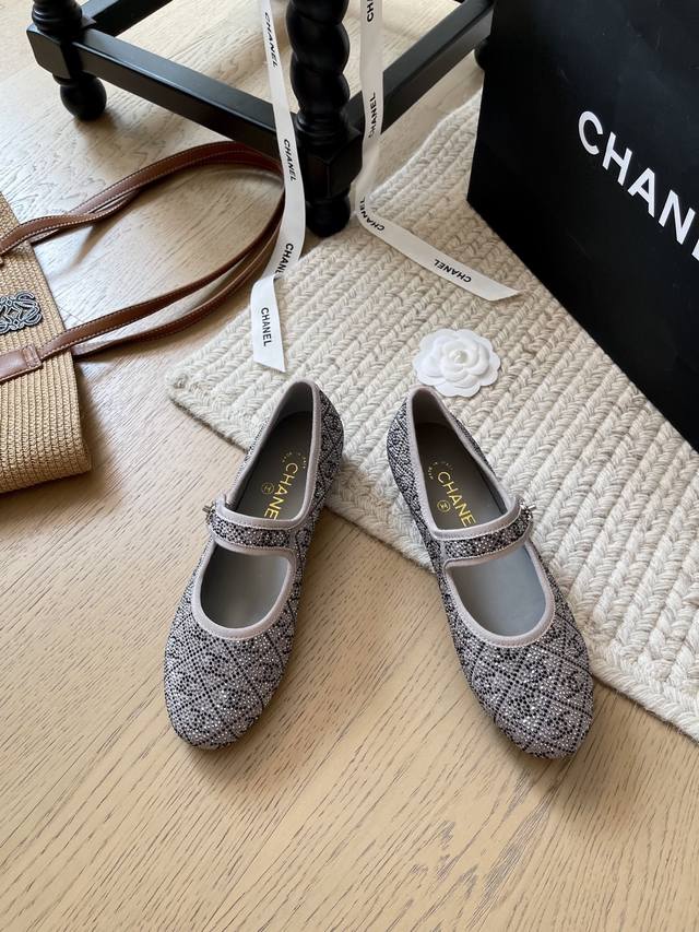 Chanel 25P玛丽珍钻单鞋系列！ 顶级版本！抢先发售 鞋面原版定制钻面 手工钻重工系列 垫脚羊皮 真皮大底 原版五金扣 码数：34-41 34 40 41