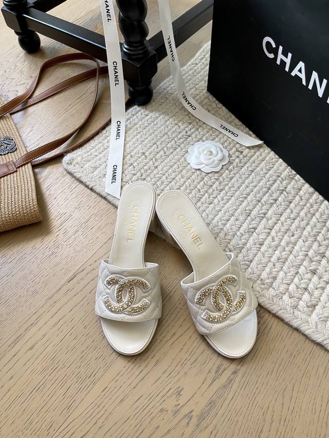Chanel 25K夏季编织拖鞋系列！ 顶级版本！抢先发售 要高货的看过来 跟高平底 5Cm 鞋面针织 羊皮 垫脚羊皮 真皮大底 码数：34-41 34 40
