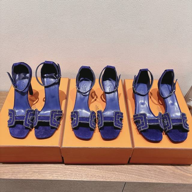 Hermes... A Eclair 2025新色+爆款系列 版型超正，有一定厚度增高显腿长！透体透气 舒适的小牛皮 春夏拼色兼具颜值舒适度的单品！ 渠道货源