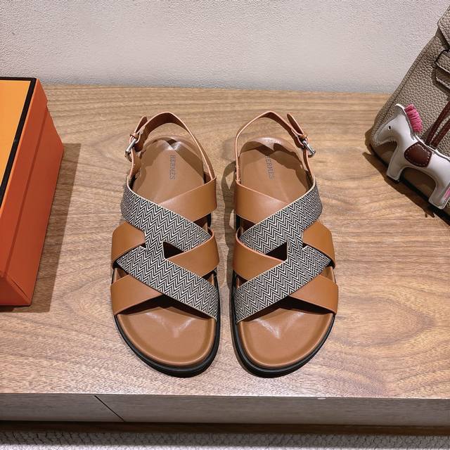 Herme S Ss25 New Arrival～ 专柜大热情侣款，H家配货首选鞋履！ 是爱马仕经典款 每一季都会出很多颜色 绝对是最值得买的配货之一 有遇到的