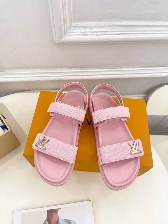Lv 路易威登 25 2025春夏新款 顶级版本原版一致 专柜主打最新款 Lv Sunset Comfort魔术贴平底凉鞋 硬货上新 Bs代购级别！高级感十足！