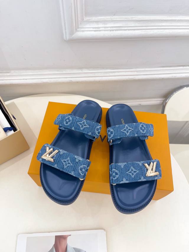 Lv 路易威登 25 2025春夏新款 顶级版本原版一致 专柜主打最新款 Lv Sunset Comfort魔术贴平底凉鞋 硬货上新 Bs代购级别！高级感十足！