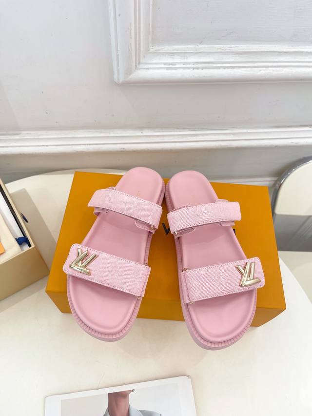 Lv 路易威登 25 2025春夏新款 顶级版本原版一致 专柜主打最新款 Lv Sunset Comfort魔术贴平底凉鞋 硬货上新 Bs代购级别！高级感十足！