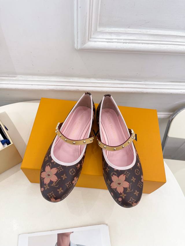Lv 路易威登 25 2025早春新款 顶级版本原版一致 专柜主打最新款 Lv X Tm Romy 村上隆樱花联名款芭蕾鞋 硬货上新 Bs代购级别！高级感十足！