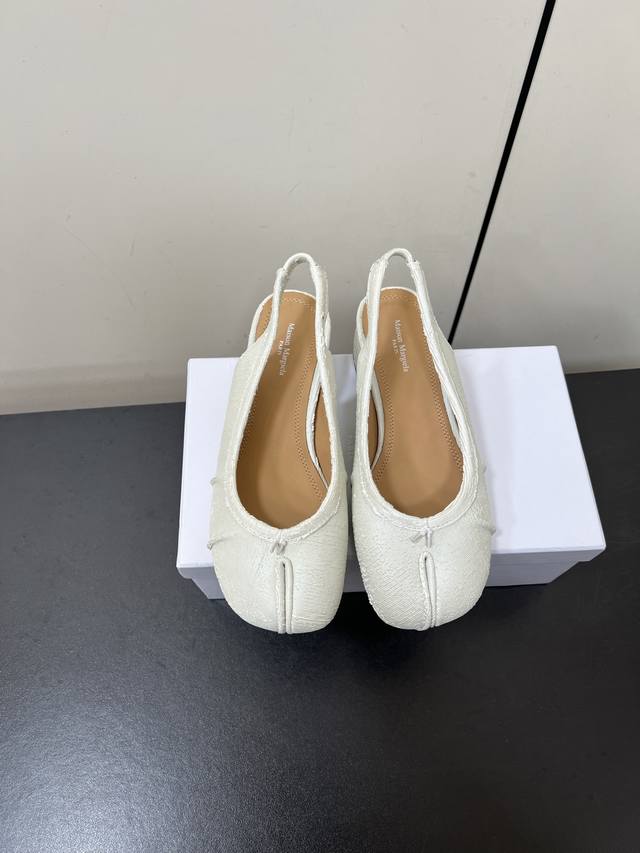 高定品质！Maison Margiela Mm6马吉拉25Ss新款分趾鞋 Tabi分趾芭蕾舞单鞋 镭射切割工艺牛皮！ 欢迎对比 真正的原版大底！ Size:35