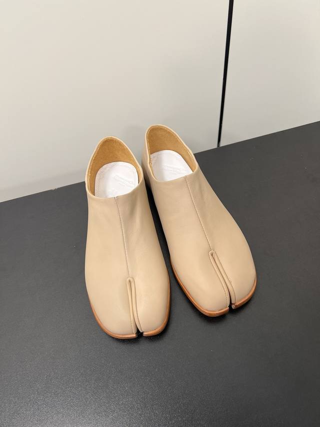Maison Margiela Mm6分趾鞋Tabi乐福鞋单鞋僧侣鞋 意产植鞣羊皮 牛皮内里，加厚真皮大底 Size:35-41 40.41定制不退换