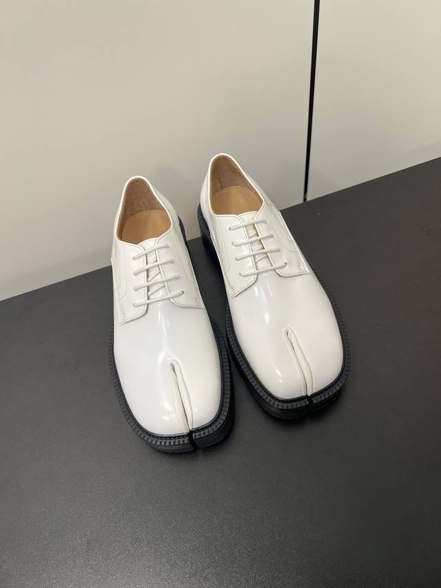 Maison Margiela 马吉拉Mm6家 高版本 增高厚底分趾Tabi小皮鞋系带乐福鞋！ 原版购入开模双层鞋底、鞋型很大方、搭配各种风格都轻松驾驭、小短腿