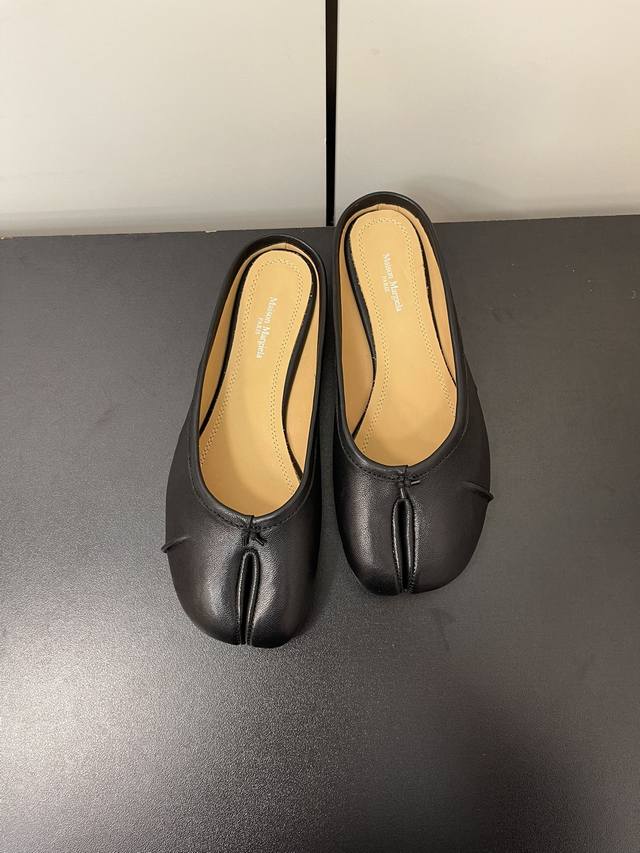 高定品质！Maison Margiela Mm6马吉拉24Ss新款皱褶分趾鞋 Tabi分趾半拖 意产植鞣羊皮！ 欢迎对比 真正的原版大底！ Size:35-39