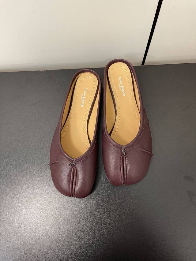 高定品质！Maison Margiela Mm6马吉拉24Ss新款皱褶分趾鞋 Tabi分趾半拖 意产植鞣羊皮！ 欢迎对比 真正的原版大底！ Size:35-39