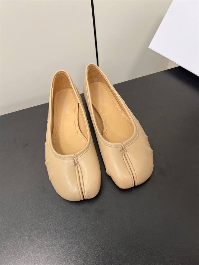 高定品质！Maison Margiela Mm6马吉拉分趾鞋 Tabi分趾单鞋 意产植鞣羊皮！ 欢迎对比 真正的原版大底！ Size:35-39 40.41定制
