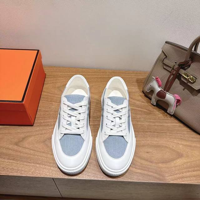 Herme S Ss25 New Arrival～ 专柜大热情侣款，H家配货首选鞋履！ 是爱马仕经典款 每一季都会出很多颜色 绝对是最值得买的配货之一 有遇到的