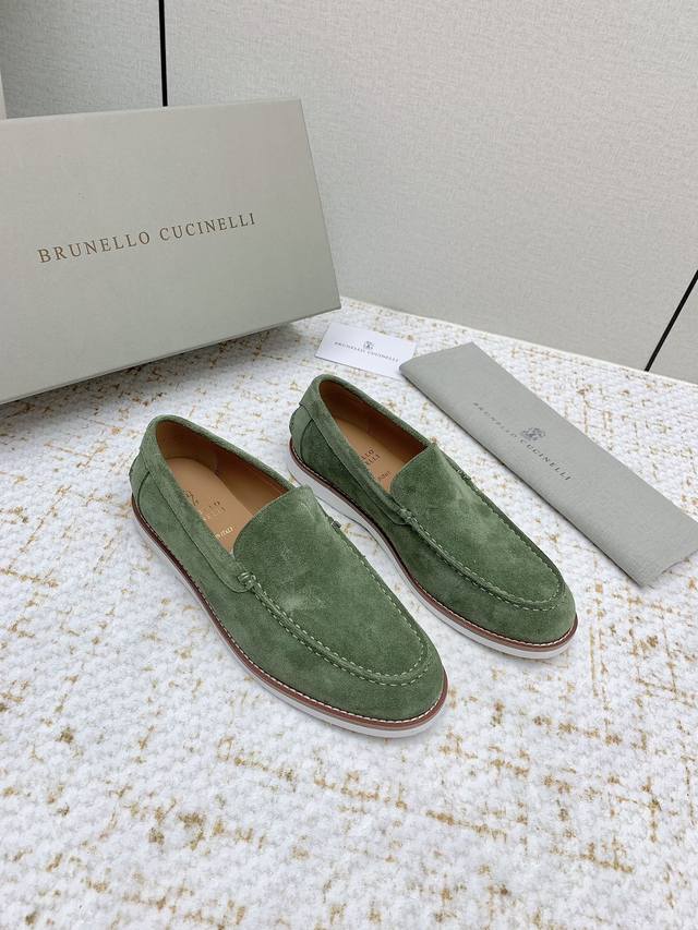 出厂 高版本 Brunello Cucinelli 25Ss 春夏新款 乐福鞋 单鞋 Bc是意大利知名品牌，极简主义风格，纯手工串联珠链配饰！复古又高级！简约又