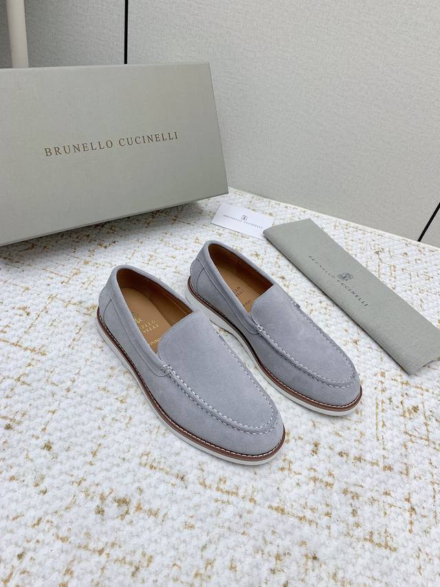 出厂 高版本 Brunello Cucinelli 25Ss 春夏新款 乐福鞋 单鞋 Bc是意大利知名品牌，极简主义风格，纯手工串联珠链配饰！复古又高级！简约又