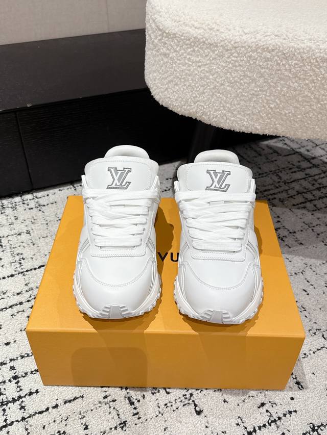 Louis Vuitton 路易威登 25 Runaway Maxi 运动鞋 面包鞋 Lv Runaway Maxi 黑白配色的胖丁 这个胖胖呼呼的好可爱 这个