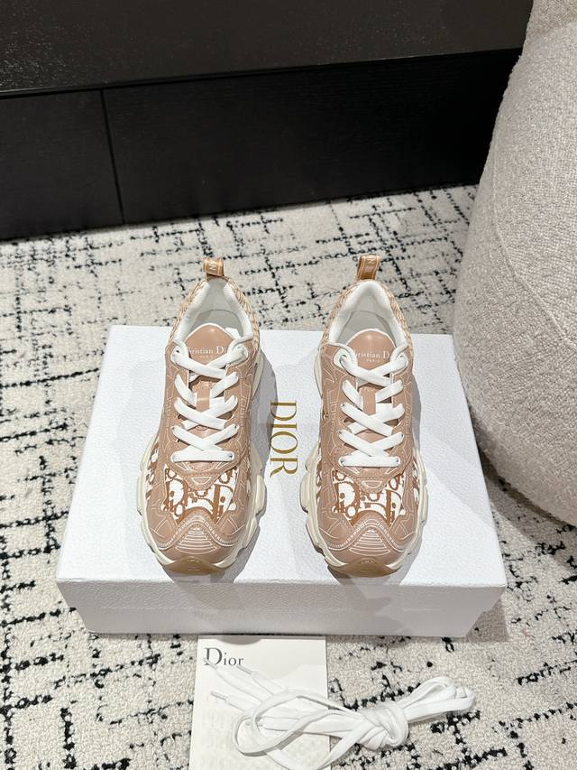 顶级版本 Dior 迪奥 24 最新主推爆品 Dior Vibe 运动 休闲 老爹鞋 原版购入开发做货 品质对比 印有Dior Oblique图案的网眼与白色皮