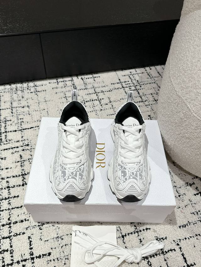 顶级版本 Dior 迪奥 24 最新主推爆品 Dior Vibe 运动 休闲 老爹鞋 原版购入开发做货 品质对比 印有Dior Oblique图案的网眼与白色皮