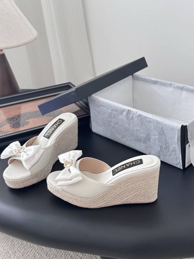 Chanel 25P新款防水台拖鞋 牛皮鞋面 内里羊皮 原版大底 Size:35-39 其他码数定做
