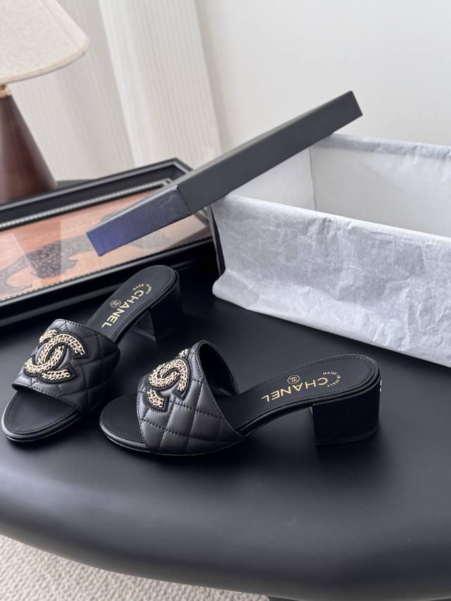Chanel 25C春夏新款全系列链条拖鞋 全系列首发 专柜有的我都有！ 高版本高品质 鞋面牛皮 原版面料 内里羊皮 原版大底 Size:35-39 其他码数定
