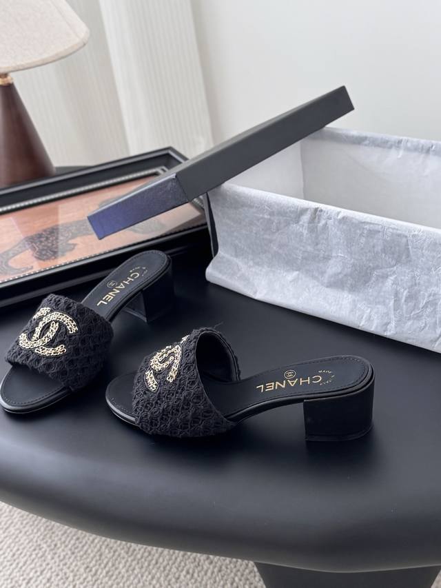 Chanel 25C春夏新款全系列链条拖鞋 全系列首发 专柜有的我都有！ 高版本高品质 鞋面牛皮 原版面料 内里羊皮 原版大底 Size:35-39 其他码数定