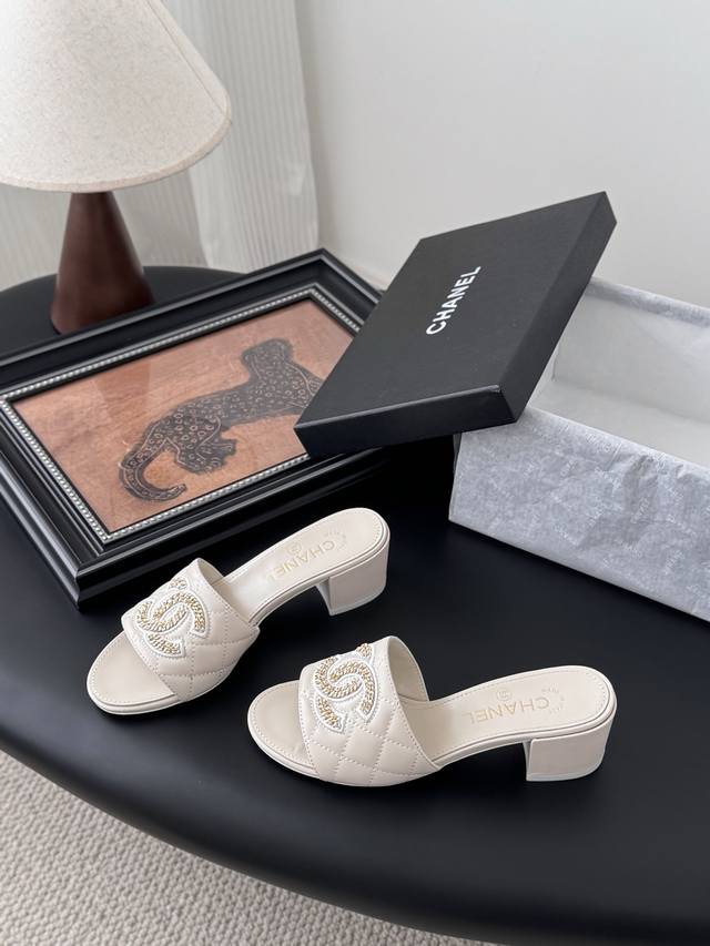 Chanel 25C春夏新款全系列链条拖鞋 全系列首发 专柜有的我都有！ 高版本高品质 鞋面牛皮 原版面料 内里羊皮 原版大底 Size:35-39 其他码数定
