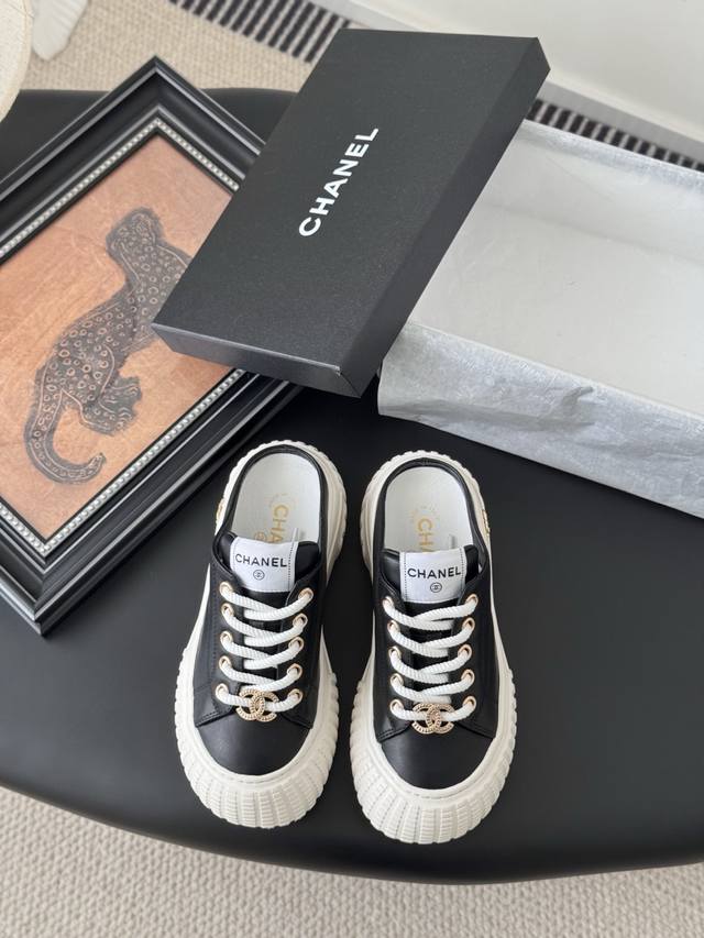 Chanel 25C新款运动休闲鞋 百搭小白鞋 款式搭配不会出错 撞色搭配活力满满啊 侧面压印Logo 上脚很秀气 鞋面原版定制材料 原版大底 Size:35-