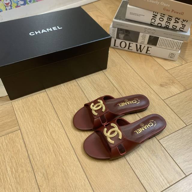 Chane* ｜小香25P春夏新品 双C钻Logo拖鞋 鞋面采用原版定制皮料 内里垫脚均为丝绸羊皮 意大利进口真皮大底 Size：35-39 40 41定制