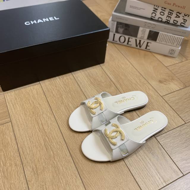 Chane* ｜小香25P春夏新品 双C钻Logo拖鞋 鞋面采用原版定制皮料 内里垫脚均为丝绸羊皮 意大利进口真皮大底 Size：35-39 40 41定制
