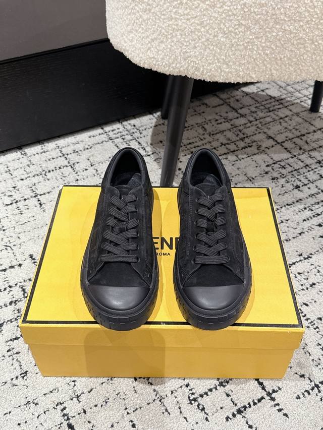 情侣款 Fendi芬迪 25 Domino系列 皮面压花 情侣款 休闲 运动鞋 滑板鞋 Fendi Domino情侣款 运动鞋 -全新必备款型！开启多米诺效应！