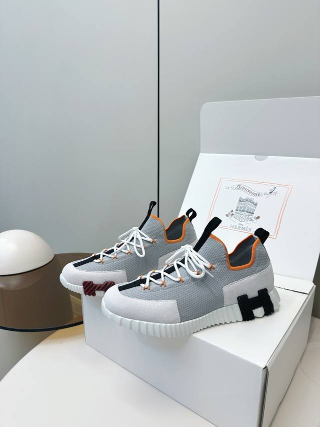 顶级品质 豪华包装礼品盒 男码+20 Hermes｜爱马仕H家经典情侣款 休闲运动鞋 情侣款休闲之履运动老爹鞋结合高科技针织鞋面与麂皮山羊皮，在橡胶鞋底上饰以夸