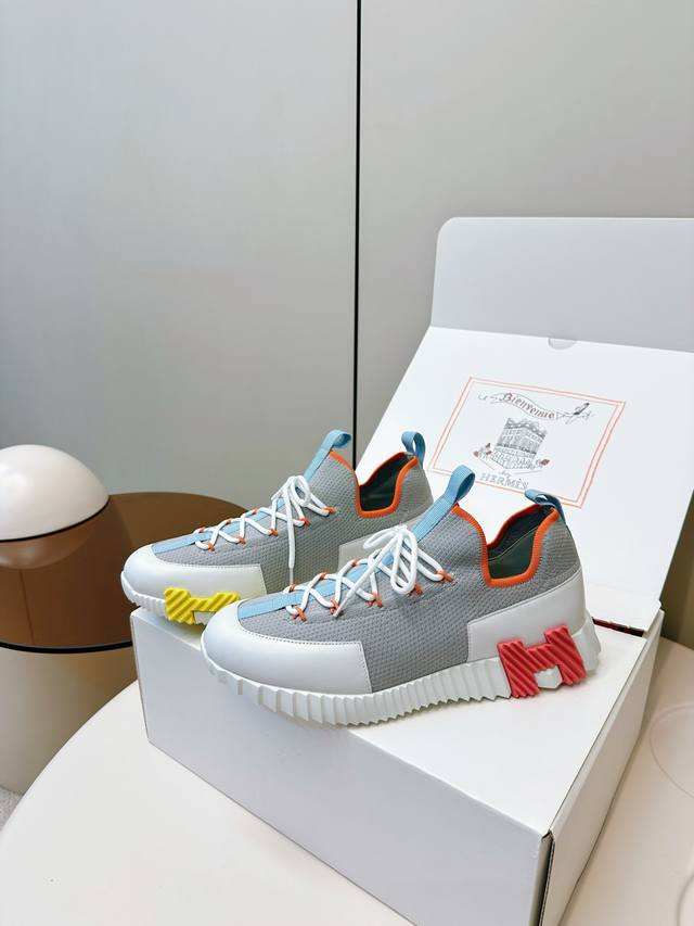顶级品质 豪华包装礼品盒 男码+20 Hermes｜爱马仕H家经典情侣款 休闲运动鞋 情侣款休闲之履运动老爹鞋结合高科技针织鞋面与麂皮山羊皮，在橡胶鞋底上饰以夸