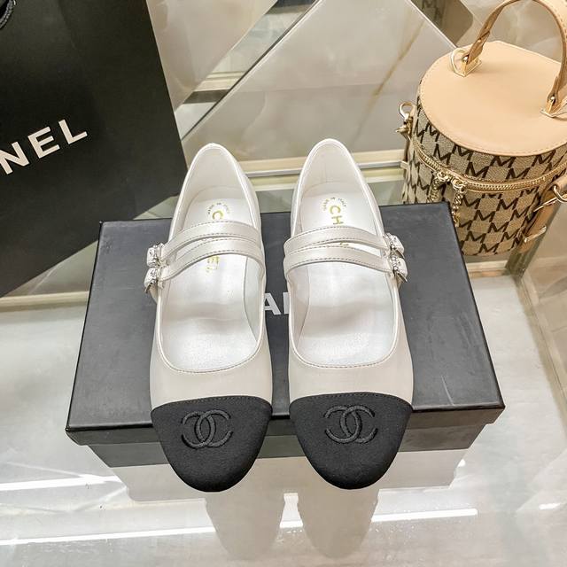 出厂： 平底 Chanel 香奈儿 顶级专柜 新款限定 官网上新 独家首发 Chanel-香奈儿 双带珍珠扣玛丽珍 单鞋 休闲鞋 Chanel美鞋 小红书新款