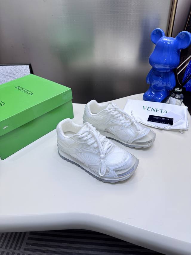 出厂： Bottega Veneta葆蝶家25Ss秋冬秀款Bv 透明透气Orbit运动鞋 王一博 同款 情侣款休闲鞋老爹鞋！Runner运动鞋！原版购入开发！