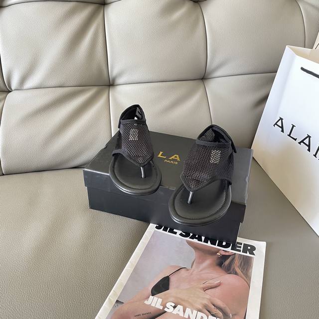 出厂： Alaia 阿莱亚 2025顶级专柜 新款限定 官网上新 全球首发 Alaia 阿莱亚 25Ss 渔网鞋 芭蕾鞋 Alaia 仙女鞋 Alaia美鞋 A