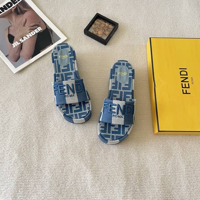 出厂： Fendi 芬迪 2025顶级专柜 初夏系列 官网上新 Ff时装周新系列 芬迪 Fendi Ff 厚底拖 Ff拖鞋 Fendi拖鞋 Fendi鞋控 小红