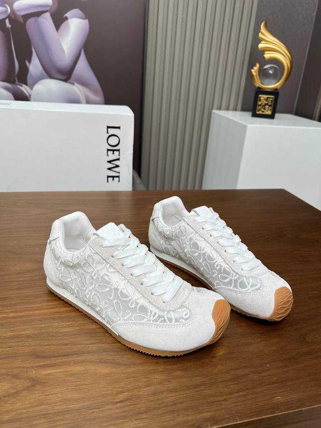 橙子出厂价P ，扣子配件+15 Loewe 罗意威二代Ballet Runner升级2.0给足界一些震撼，网纱透气芭蕾运动鞋阿甘鞋德训鞋情侣运动鞋 不对称鞋头造