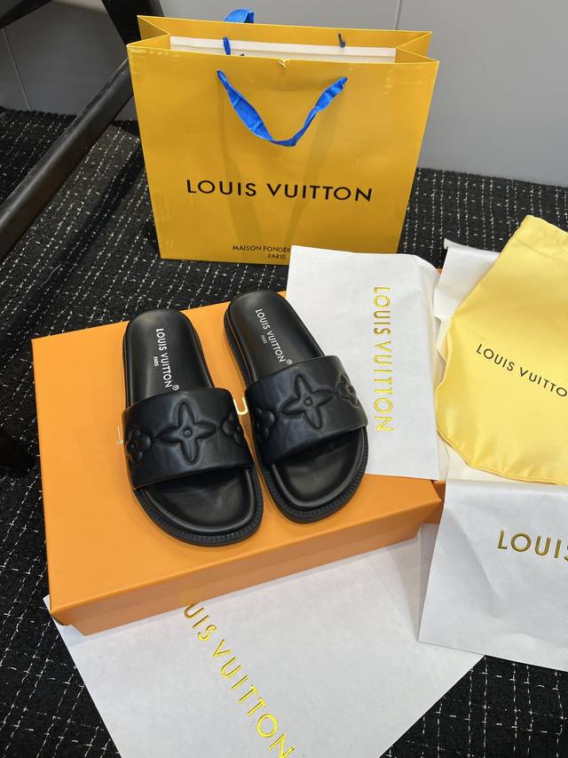 橙子出厂价P Lv 路易威登X Tm村上隆联名拖鞋硬货 Bs代购级别！高级感十足！国内外博主刷爆的一款，复古又时髦 上脚美炸了！官网主推款★ 鞋面：原版小牛皮5