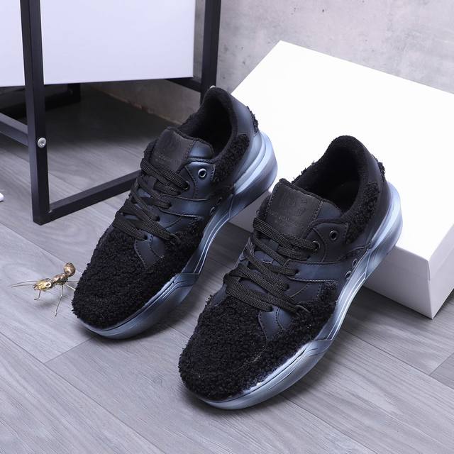 商品商标：Dg 杜嘉班纳 休闲鞋 正码码数: 36-46 商品材料：精选牛皮拼接鞋面 短绒内里 牛皮鞋垫 原版大底
