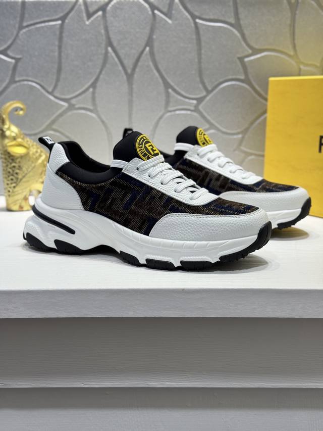 fendi* 原单品质 芬迪！顶级代购 男士专柜新款 原厂配置、意大利进口牛皮拼接原版面料 鞋底：原厂特供原版底超级舒适，原厂跟单货 高品质，三色可选，可随意进