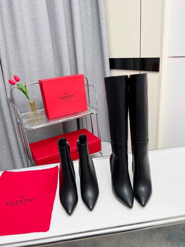 工厂p价 女装女鞋 运动原单 Valentino 早秋新款 华伦天奴 原版一比一专柜同步，时尚百搭款，面料：头层牛皮内里：羊皮里 码数：35--40 41可订做