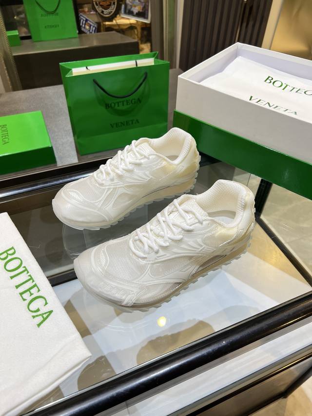 工厂p价 女装女鞋 运动原单高端版本 原版情侣款新款上架Bv Orbit 王一博同款 情侣款老爹Runner，采用轻质科技网布面料。搭配几何图案设计橡胶外底。大
