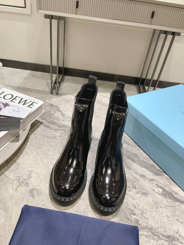 工厂p价 女装女鞋 运动原单普达家靴子，面皮：牛皮开边珠 牛皮，里皮：羊里皮，原版开发，35-39 34、40、41定制不调换