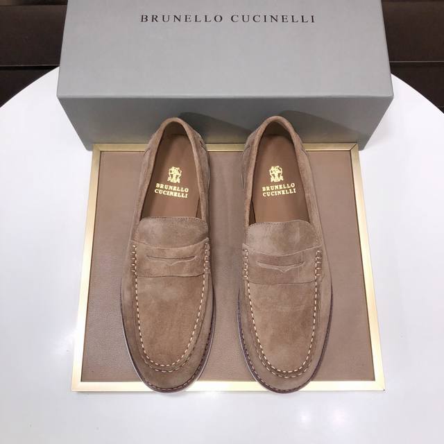工厂p批 新款Brunello Cucinelli男士休闲套脚乐福鞋 官网同步发售.这款Bc不退潮感的胶底 小牛皮具有超柔软粒纹和怡人触感的特色。橡胶大底 内里