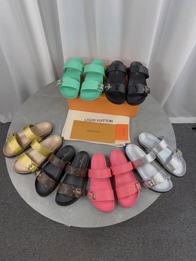 Lv 春夏新款拖鞋皮带扣子可调松紧的设计 满满的沙滩风情 原版开模Lv金属Logo装饰 既时尚又美观超级百搭鞋面牛皮 定制进口提花布料 原版老花皮料 Size:
