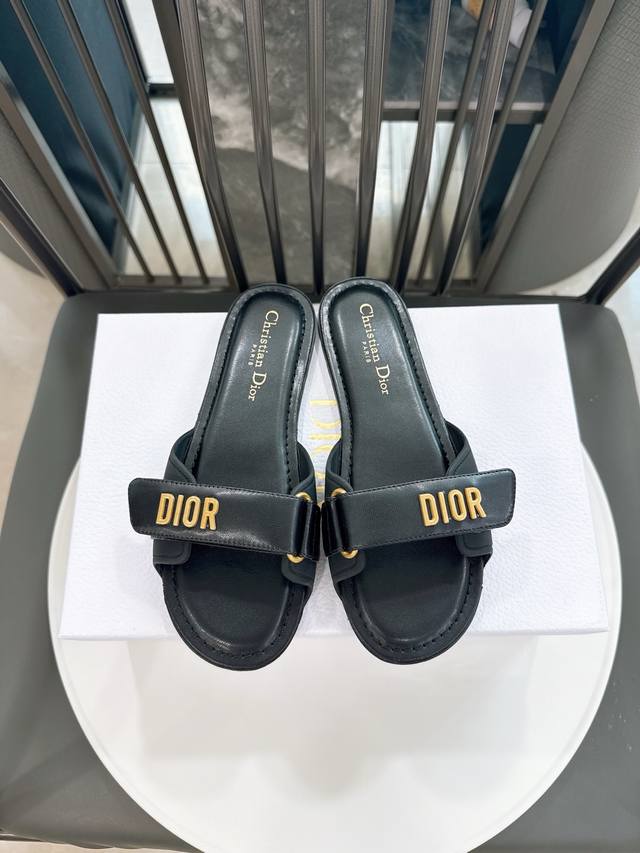 官网2025新款Size：36-41 Dio Dioract系列沙滩鞋 魔术贴凉拖鞋 原版1:1开模高难度工艺:鞋底鞋面连体设计，比原版更舒适 原版开模等比例1