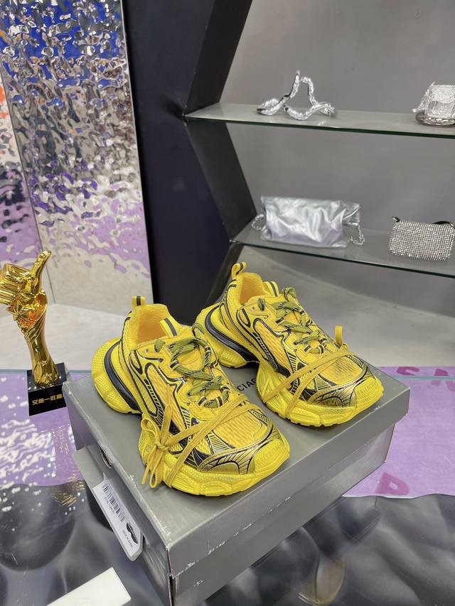 工厂p价p： 情侣款Balenciaga 巴黎世家九代23Ss最新爆款3Xl Sneaker系列 情侣款 休闲 老爹鞋 运动鞋 整体鞋型汲取了Balenciag